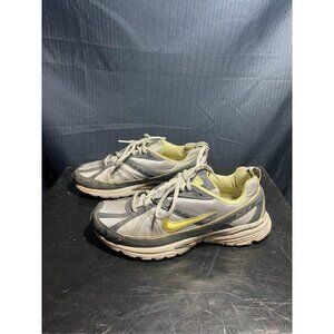 Nike Women's Grey and Green Running Sneakers Size 8w